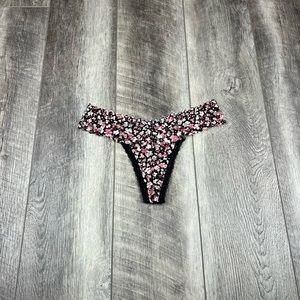 VS Black Floral Lace‎ Thong